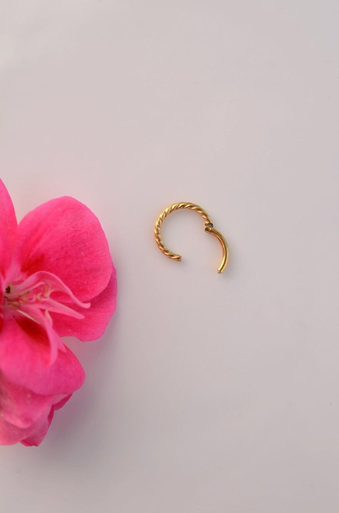 Gold Renk Burgu Kıvrımlı Çelik Halka Tragus Piercing Helix Kıkırdak Lob