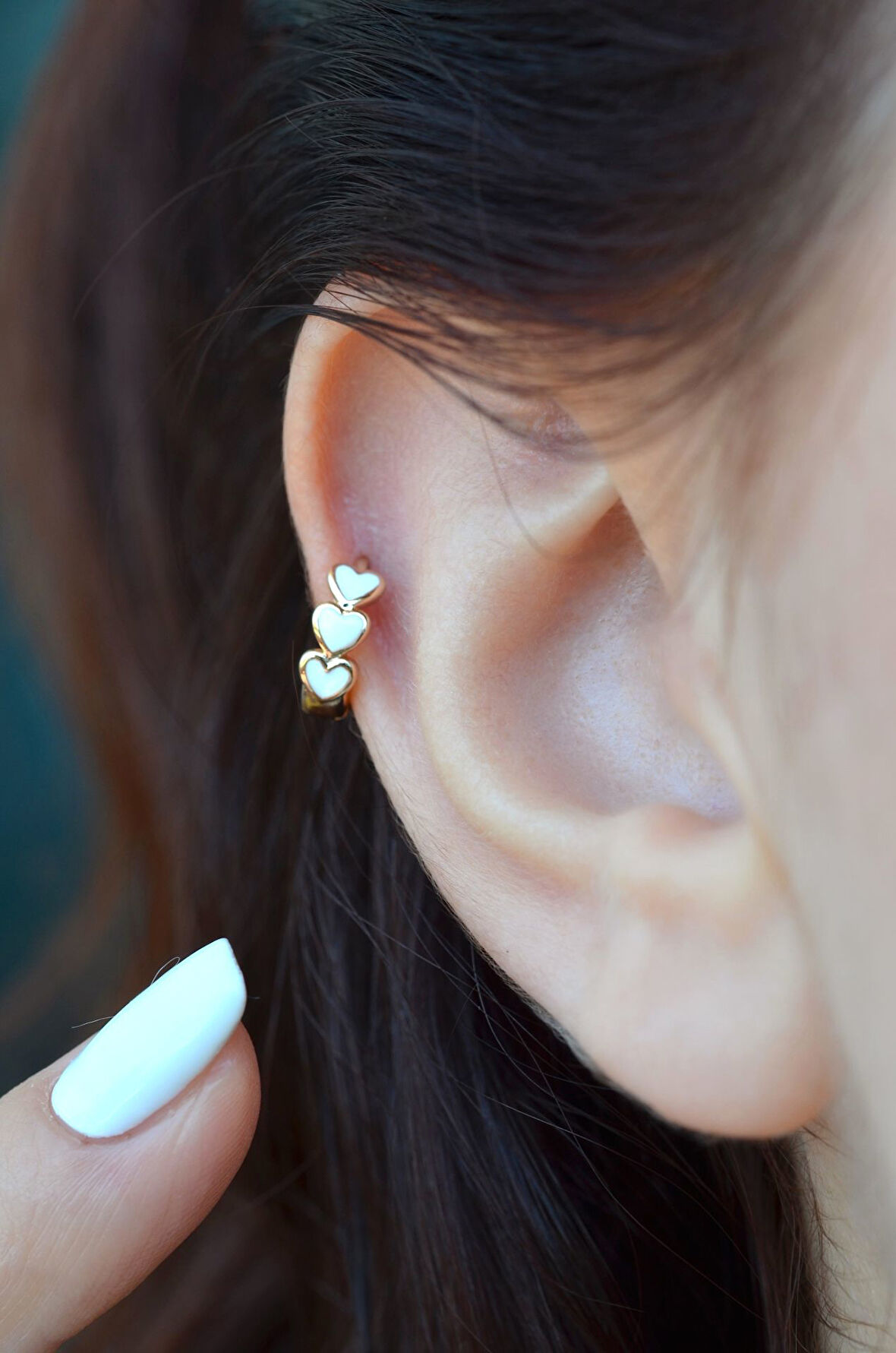 Sıralı Beyaz Kalpli Helix Piercing Kıkırdak Küpesi Lob Tek Adet