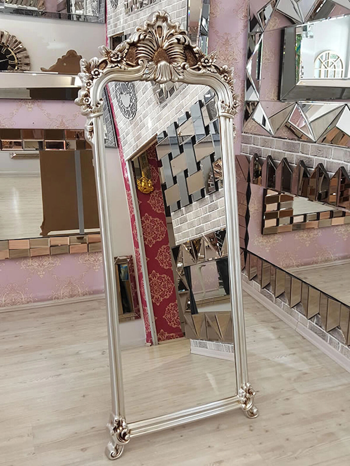 Ayna Denizi Vintage Madam Silver Model Gümüş Renk Dekoratif Ayaklı Boy Aynası