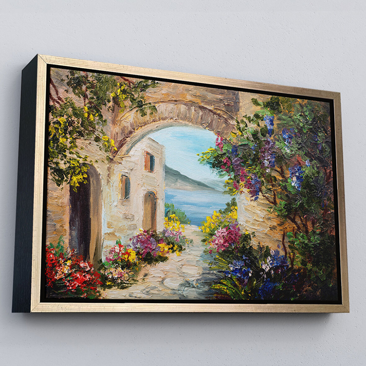 Altın Çerçeveli Deniz Yakınında Ev, Renkli Çiçekler, Deniz Manzaralı Kanvas Duvar Tablosu