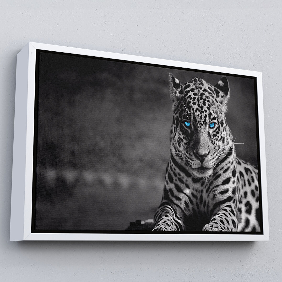 Beyaz Çerçeveli Mavi Gözlü Leopar Dekoratif Kanvas Tablo