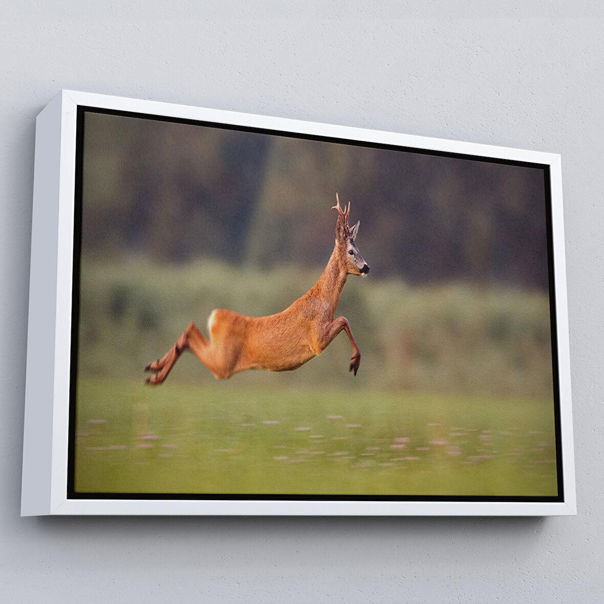 Beyaz Çerçeveli Koşan Geyik Dekoratif Kanvas Tablo