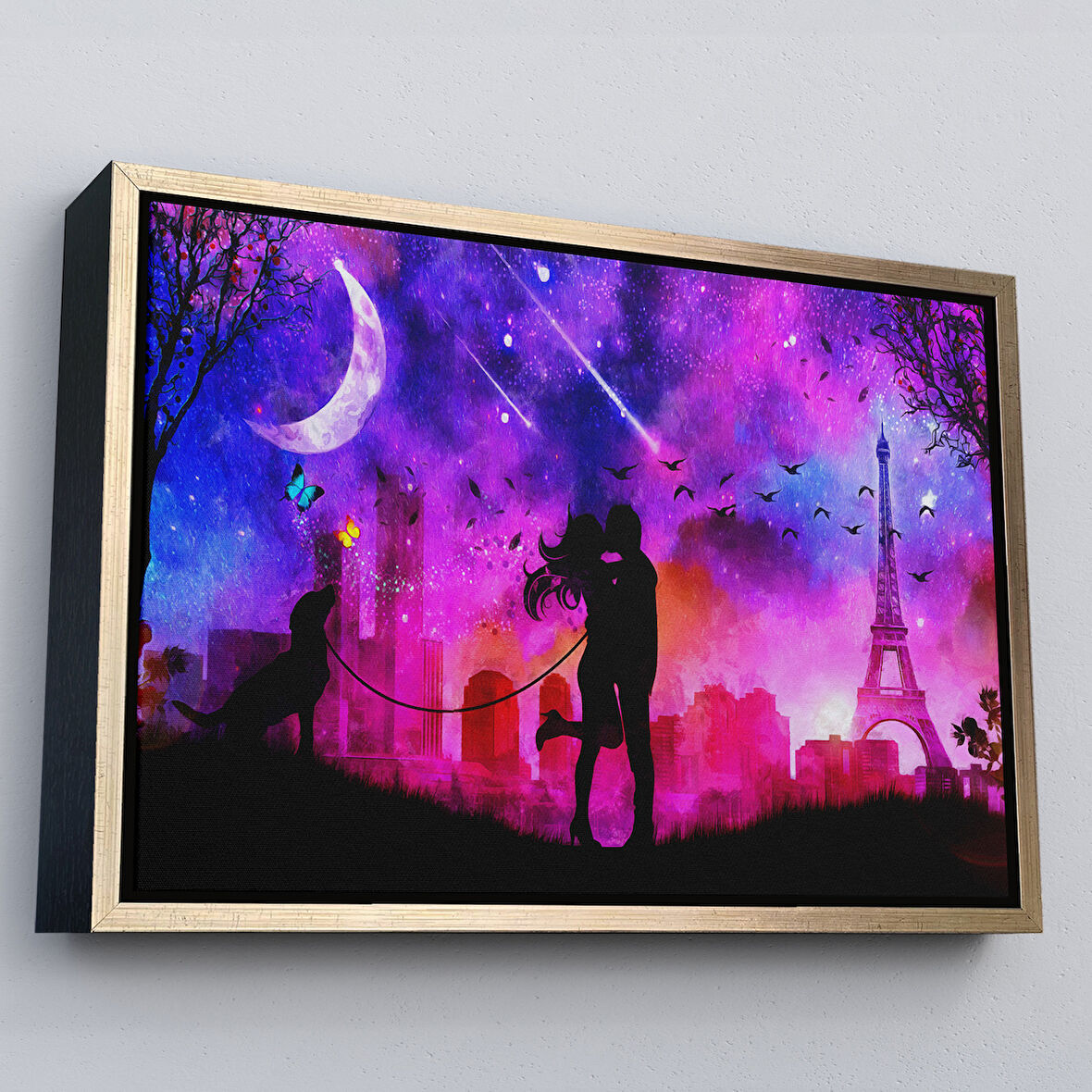 Altın Çerçeveli Eyfel Kulesi Önünde Öpüşen Çift Duvar Tablosu