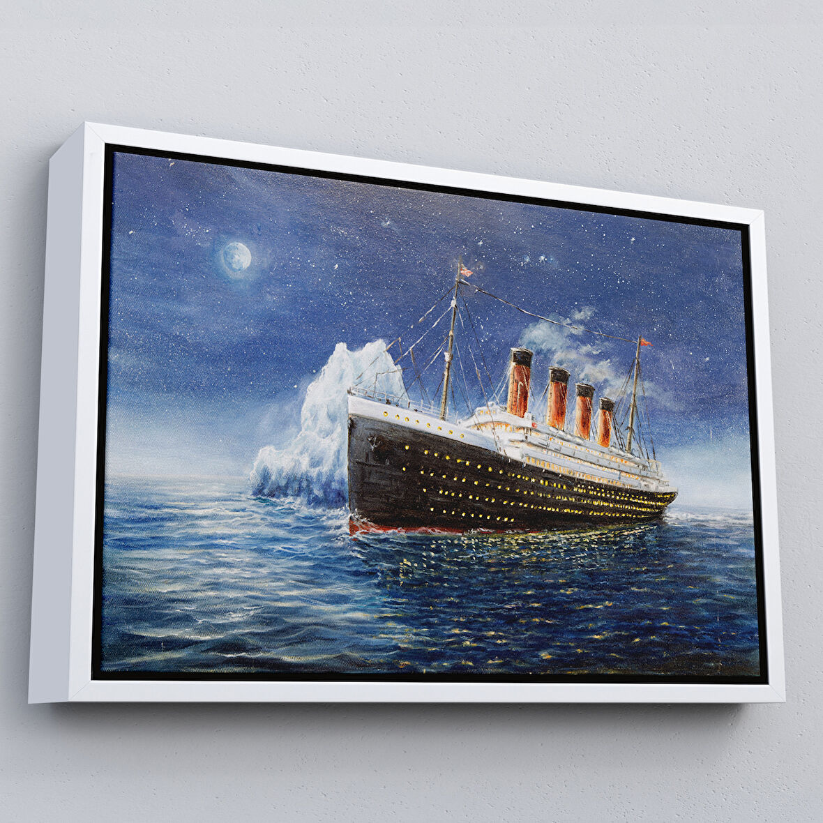 Beyaz Çerçeveli Titanik Gece Manzarası Duvar Tablosu