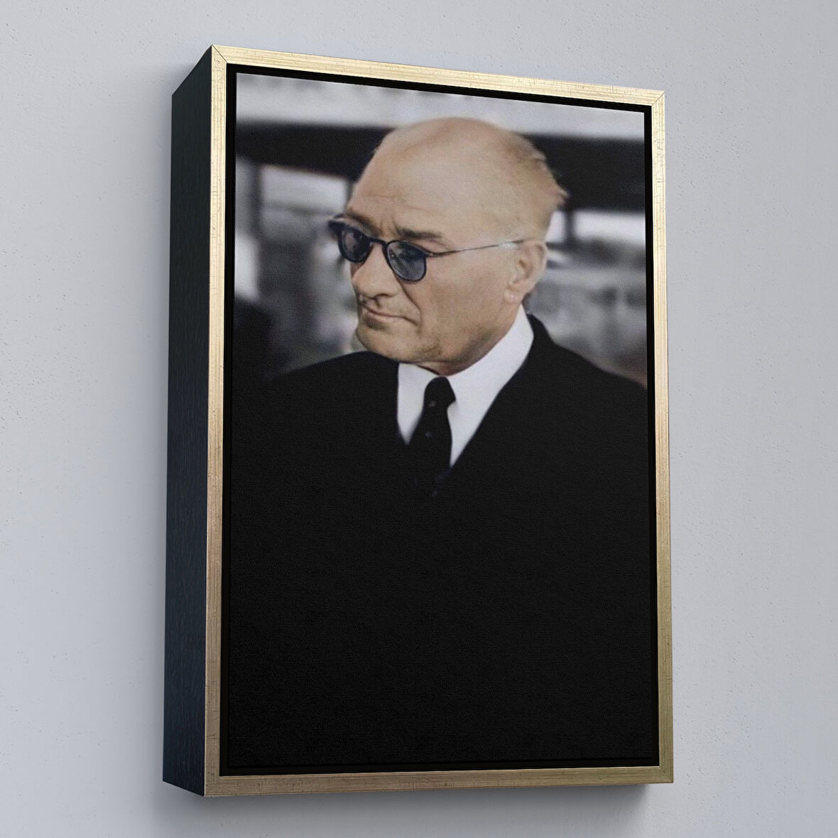 Altın Çerçeveli Atatürk Portre Tablosu Mustafa Kemal Atatürk Dikdörtgen Dekoratif Kanvas Tablo