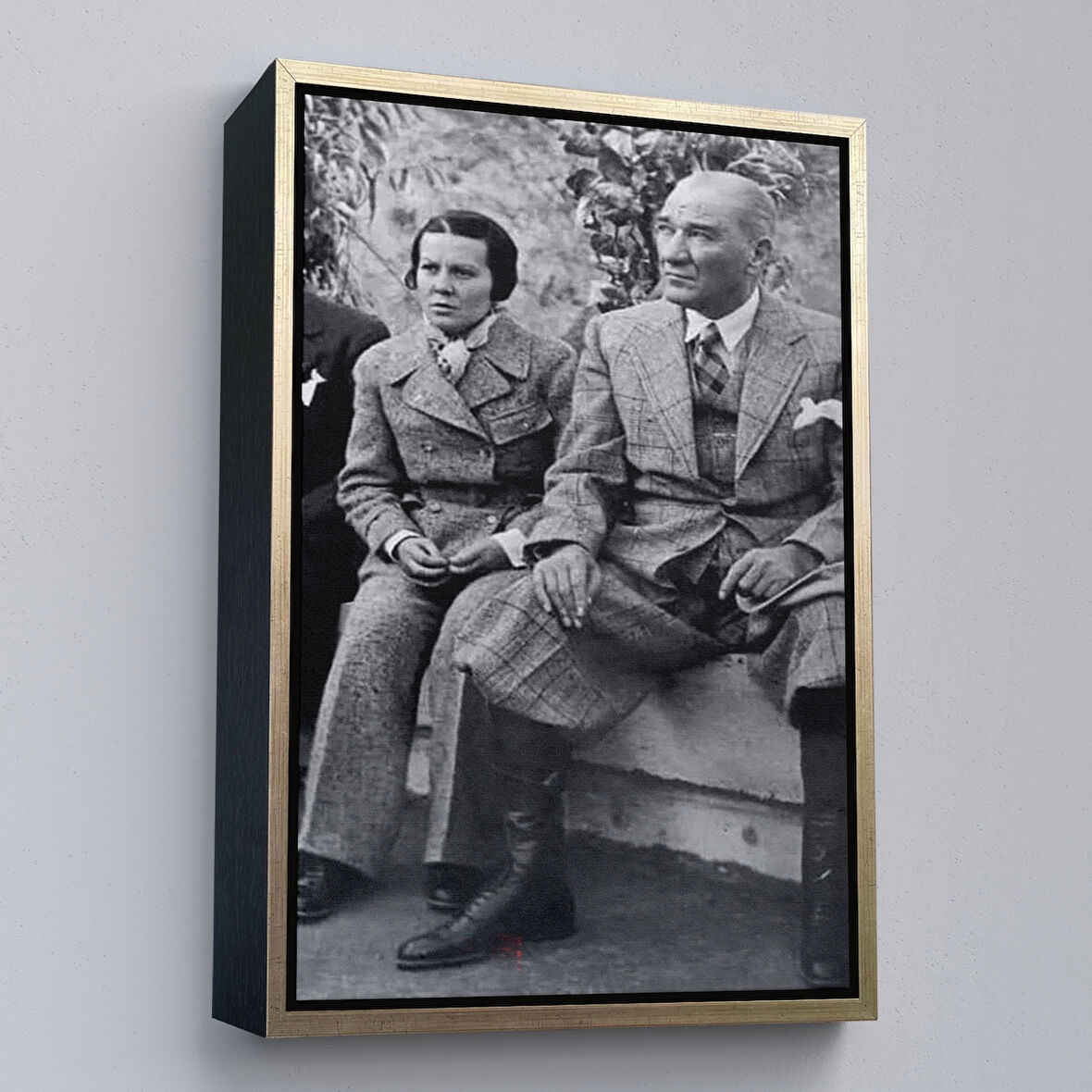 Altın Çerçeveli Atatürk Portre Tablosu Mustafa Kemal Atatürk Dikdörtgen Dekoratif Kanvas Tablo