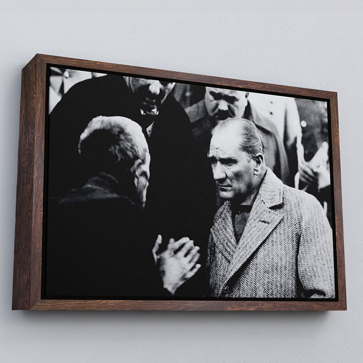 Kahverengi Çerçeveli Atatürk Portre Tablosu Mustafa Kemal Atatürk Dikdörtgen Dekoratif Kanvas Tablo