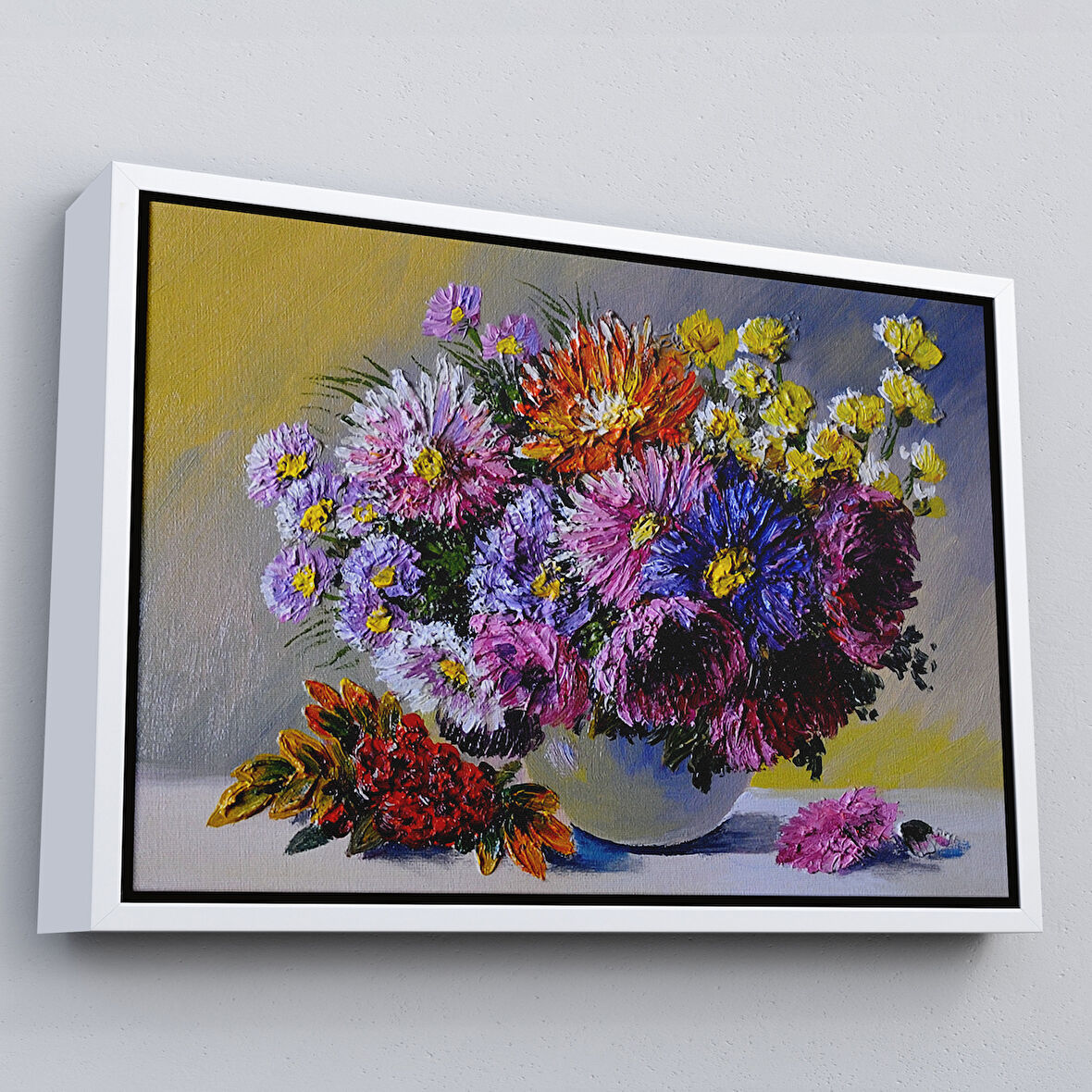 Beyaz Çerçeveli Renkli Çiçekler Yağlıboya Görünüm Dekoratif Kanvas Duvar Tablosu