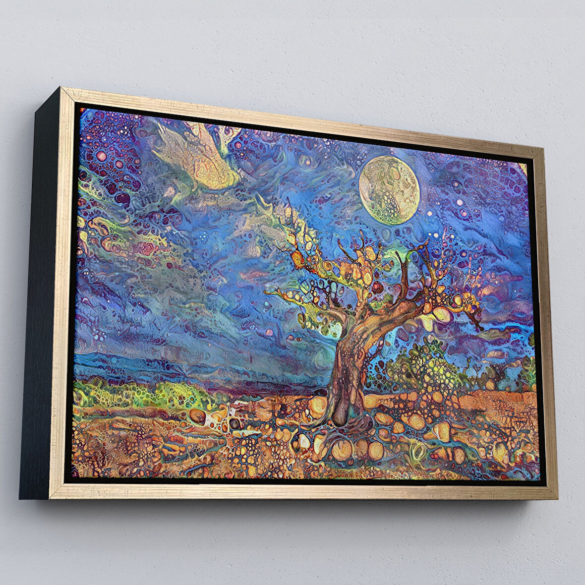 Altın Çerçeveli Yaşlı Ağaç ile Sihirli Moderd Manzara Duvar Tablosu