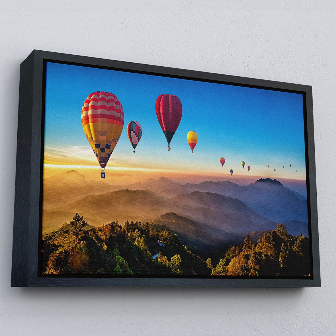 Siyah Çerçeveli Hava Balonları Dekoratif Kanvas Duvar Tablosu