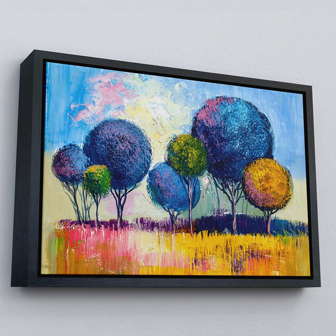 Siyah Çerçeveli Bahçe Çiçeği Dekoratif Kanvas Duvar Tablosu