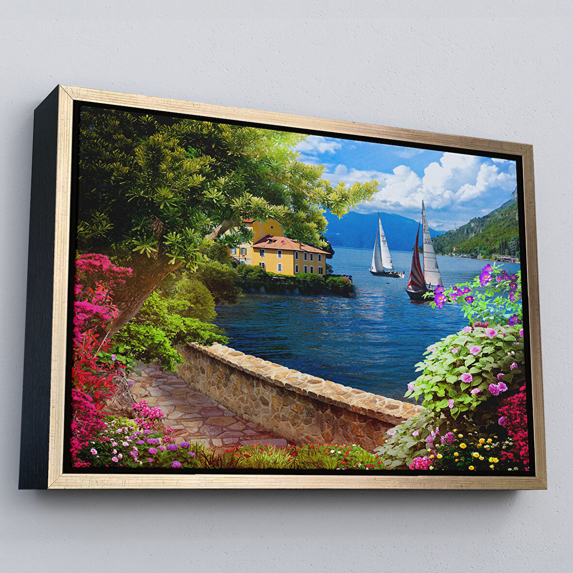 Altın Çerçeveli Denize Açılan Çiçekli Yol Duvar Tablosu