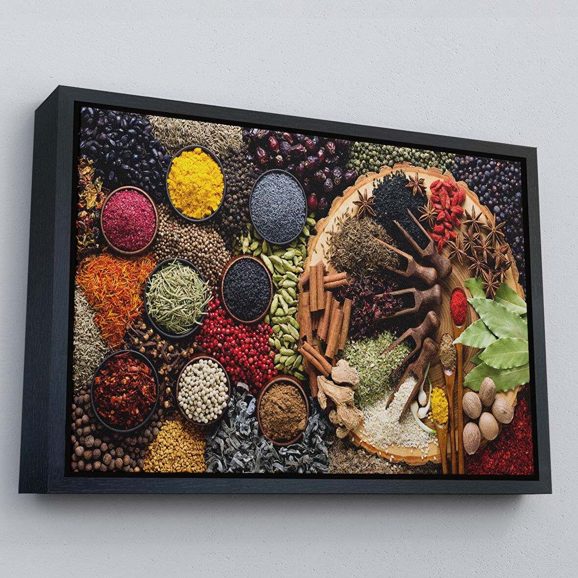 Siyah Çerçeveli Mutfak Masasın da Baharatlar Dekoratif Kanvas Duvar Tablosu