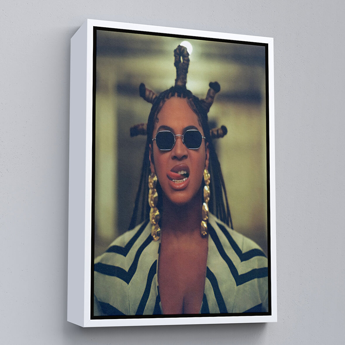 Beyaz Çerçeveli Beyonce Kanvas Tablo