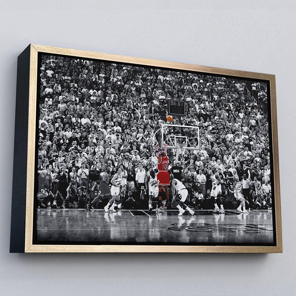 Altın Çerçeveli Michael Jordan Üçlük Şutu Kanvas Tablo