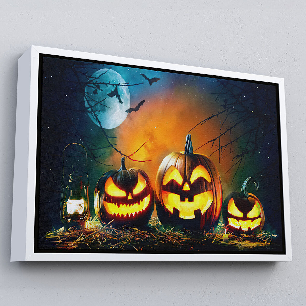Beyaz Çerçeveli Gaz Lambası ve Oymalı Kabaklar, Cadılar Bayramı Dekoratif Duvar Tablosu