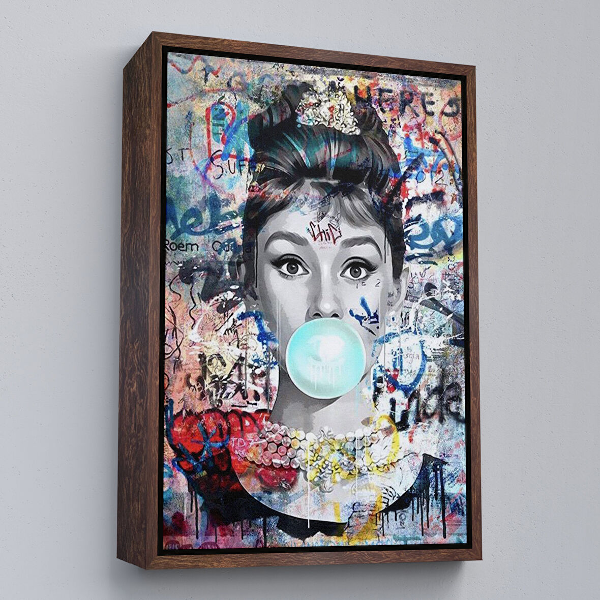 Kahverengi Çerçeveli Audrey Hepburn Banksy Style Duvar Sanatı Ciklet Posteri, Hepburn Kanvas Tablo