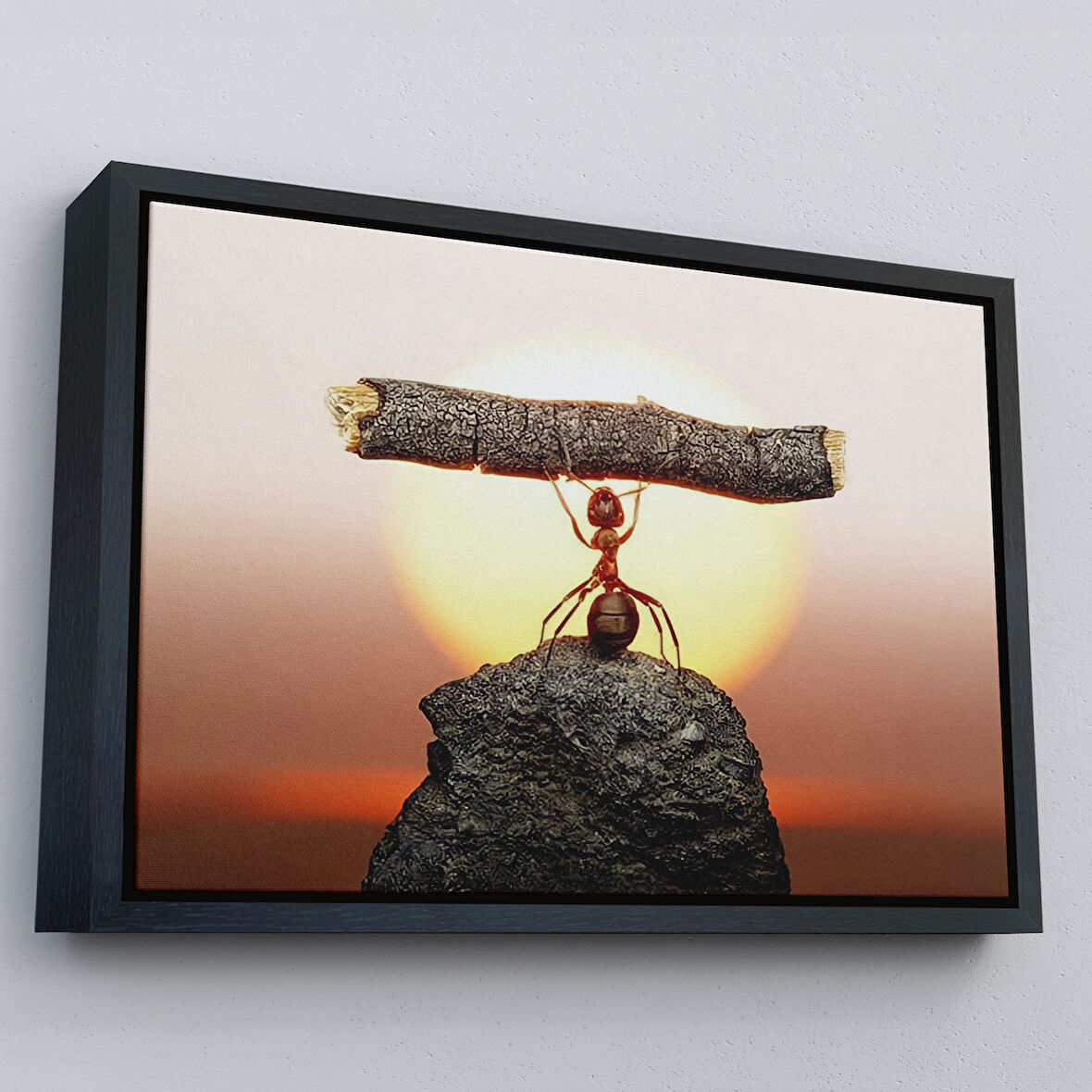 Siyah Çerçeveli Güçlü Karınca Kanvas Duvar Sanatı, Ağacı Kaldıran Karınca, Motivasyon Tablosu