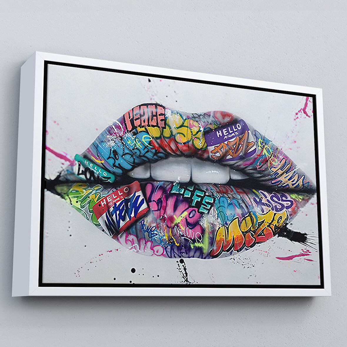 Beyaz Çerçeveli Dudak ve Diş Kanvas Tablo, Banksy Dudaklar Sokak Graffiti Sanatı Kanvas Tablo