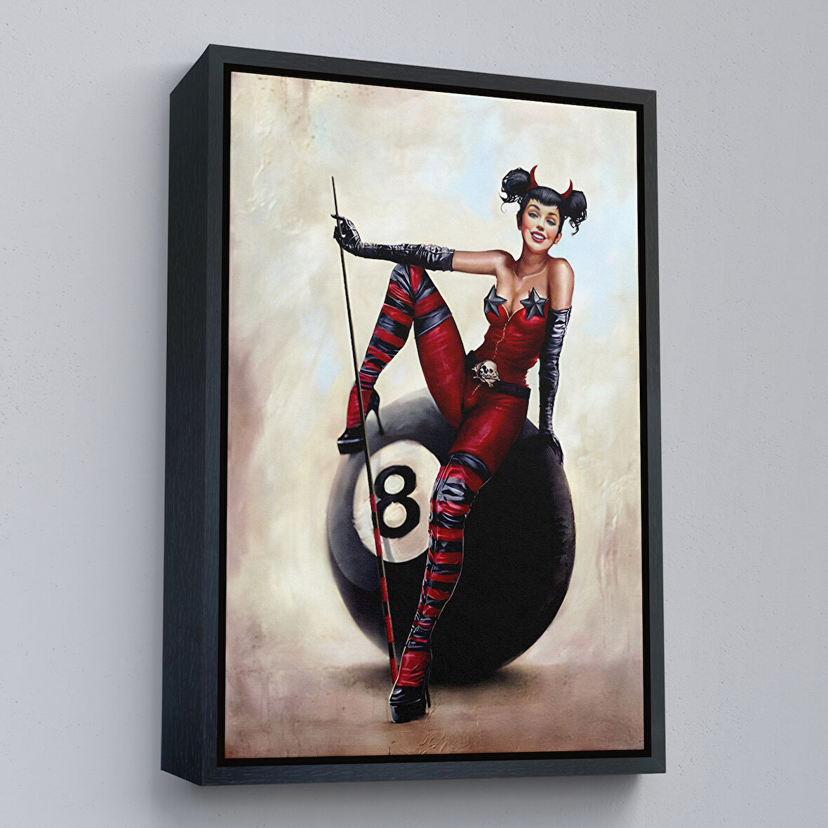 Siyah Çerçeveli Bilardo Topunun Üstünde Oturan Pub Kızı Duvar Tablosu
