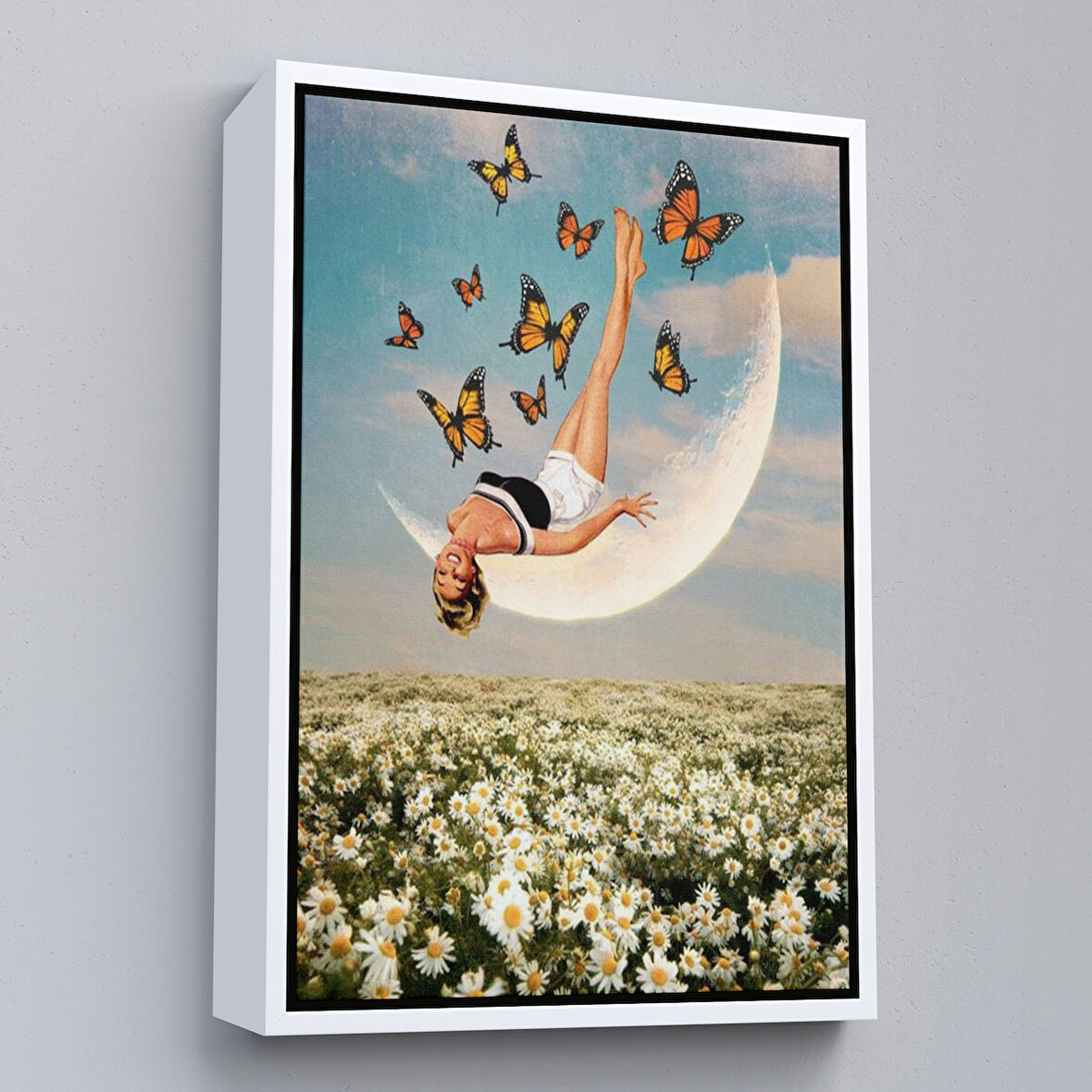 Beyaz Çerçeveli Papatya Tarkası Üzerındeki Mutlu Kadın Duvar Tablosu