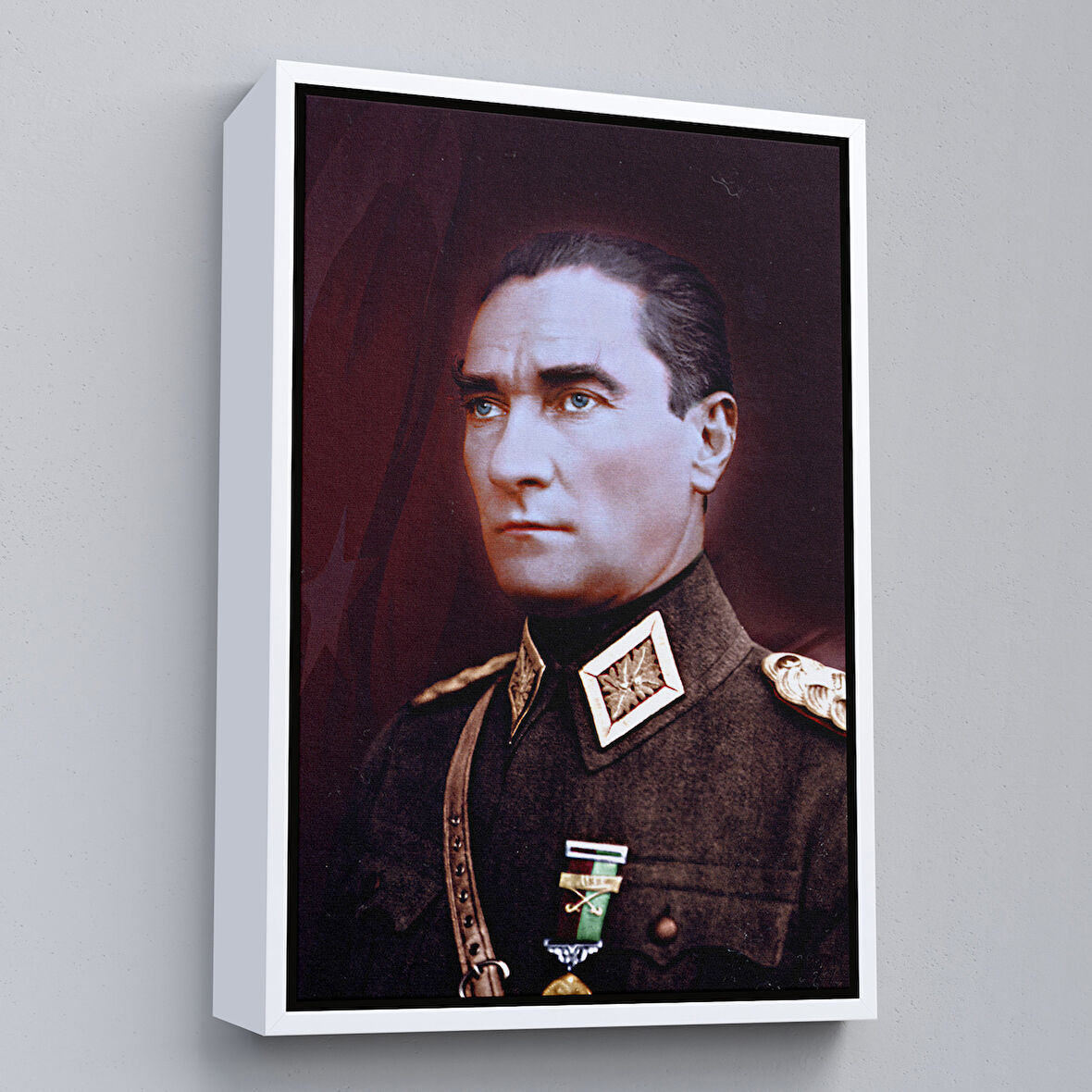 Beyaz Çerçeveli Atatürk Portre Tablosu Mustafa Kemal Atatürk Dikdörtgen Dekoratif Kanvas Tablo