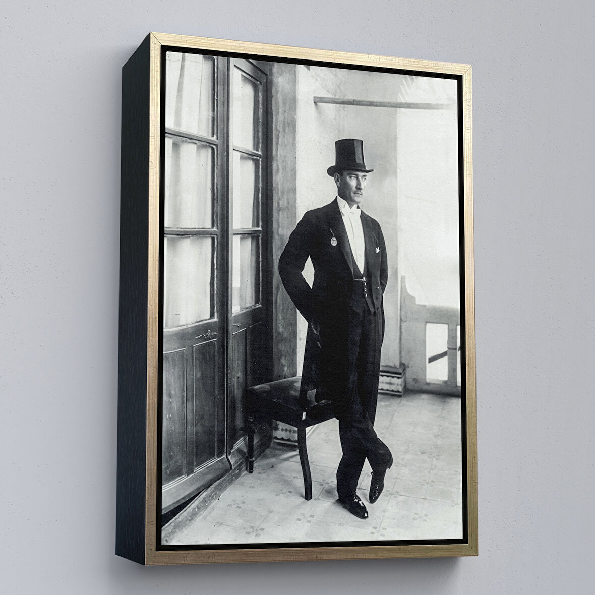 Altın Çerçeveli Atatürk Portre Tablosu Mustafa Kemal Atatürk Dikdörtgen Dekoratif Kanvas Tablo