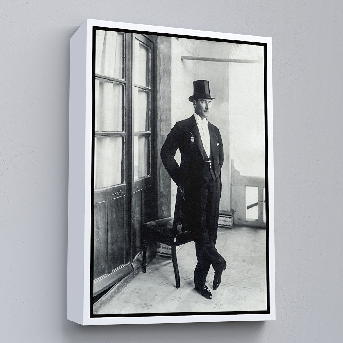 Beyaz Çerçeveli Atatürk Portre Tablosu Mustafa Kemal Atatürk Dikdörtgen Dekoratif Kanvas Tablo