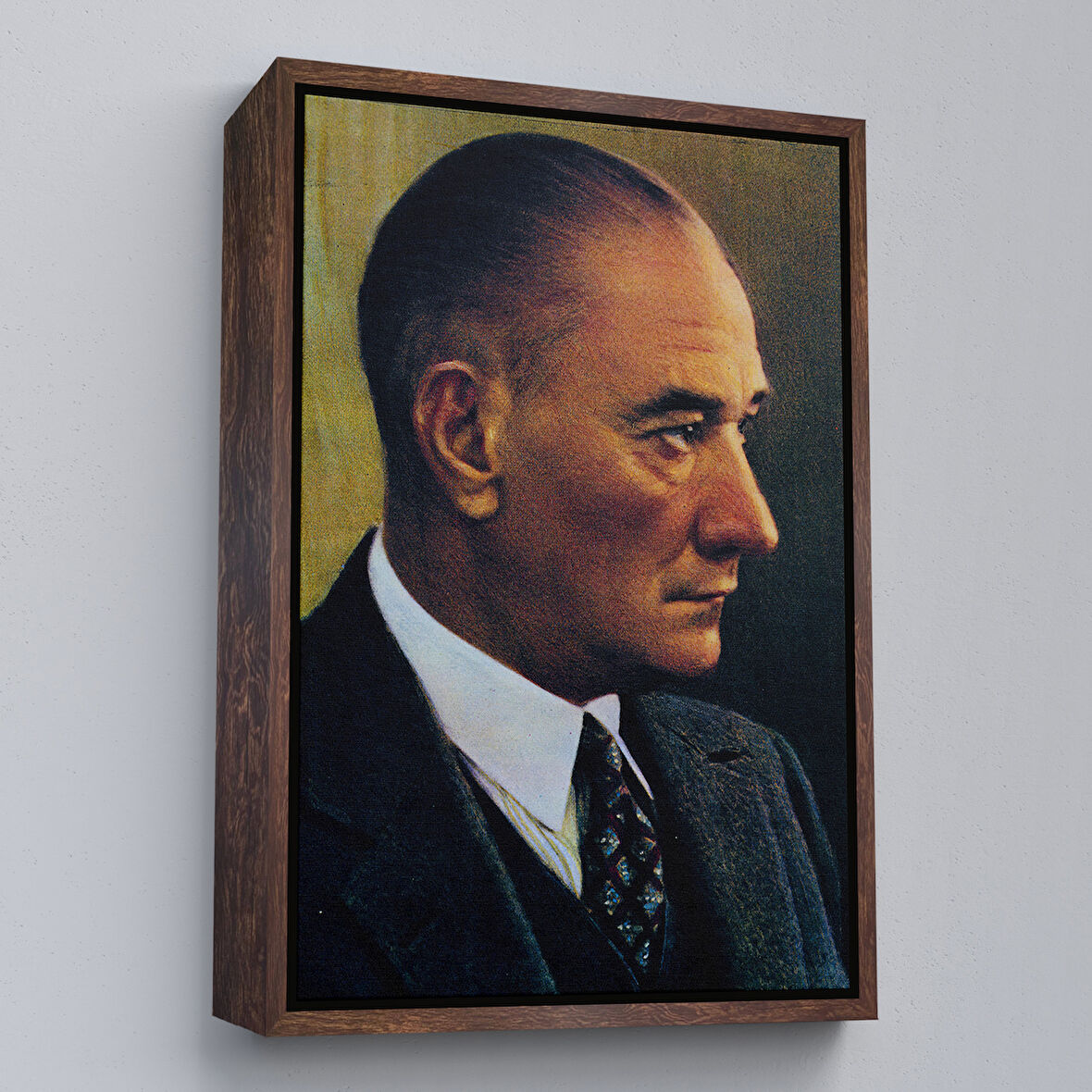 Kahverengi Çerçeveli Atatürk Portre Tablosu Mustafa Kemal Atatürk Dikdörtgen Dekoratif Kanvas Tablo