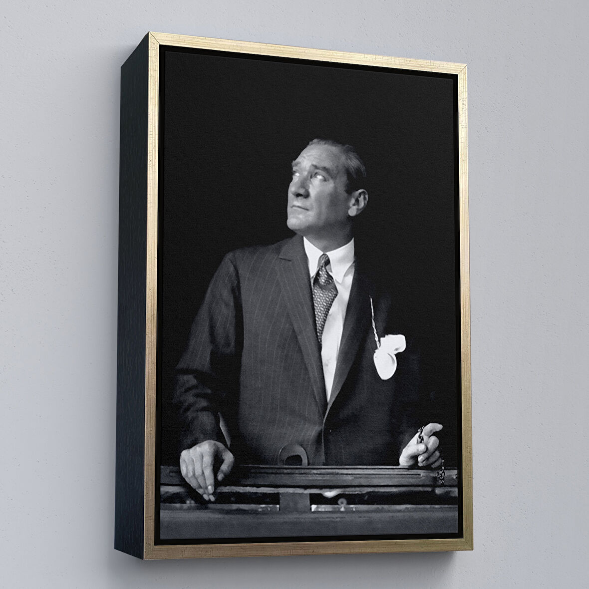 Altın Çerçeveli Atatürk Portre Tablosu Mustafa Kemal Atatürk Dikdörtgen Dekoratif Kanvas Tablo