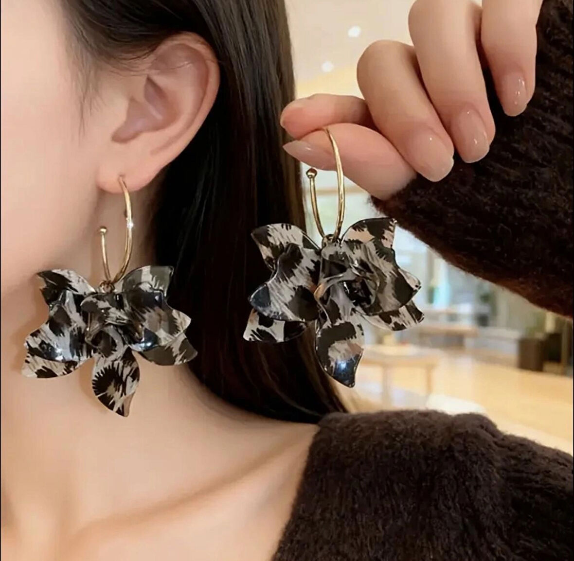 Gold leopar çiçek küpe