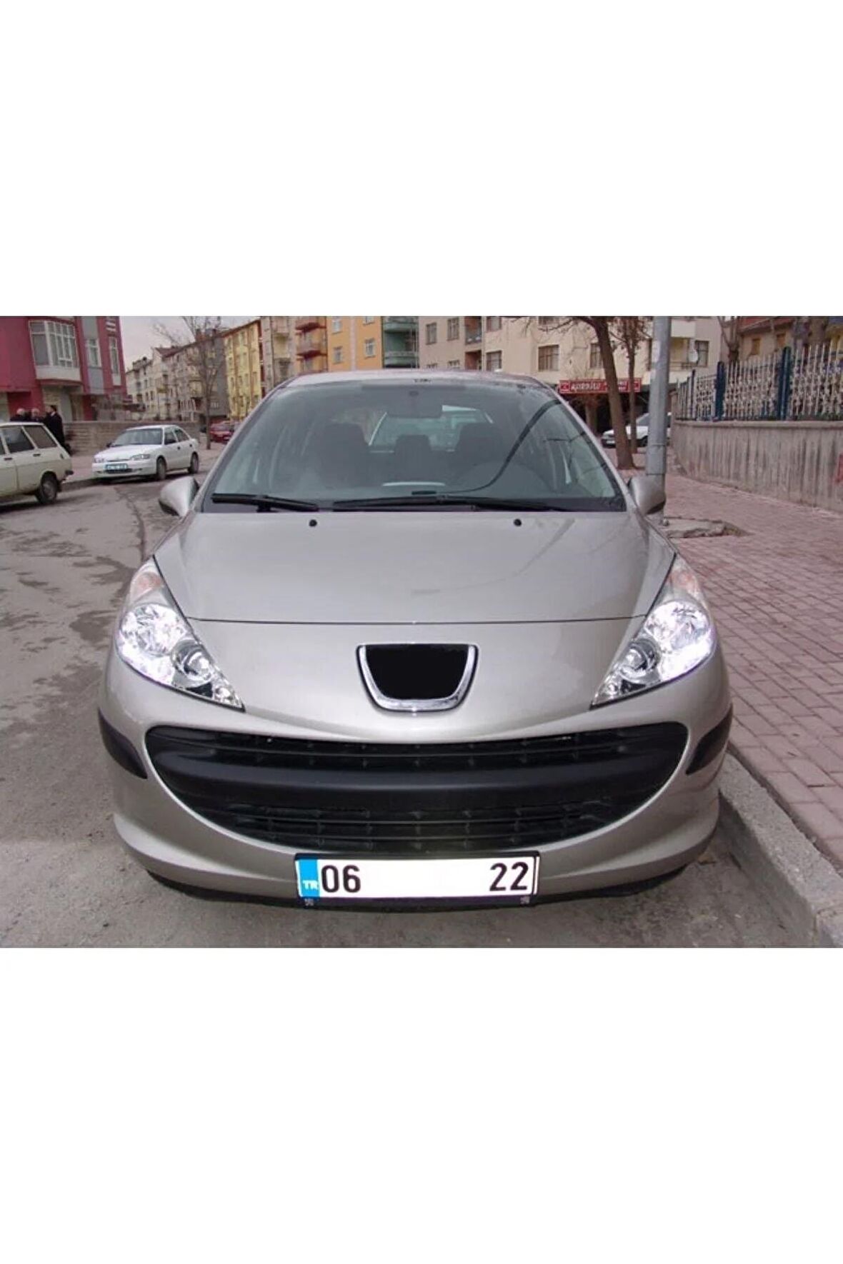 Peugeot 207 Uzun Farlar Için Uyumlu Şimşek Etkili Led Xenon Beyaz Far Ampulü