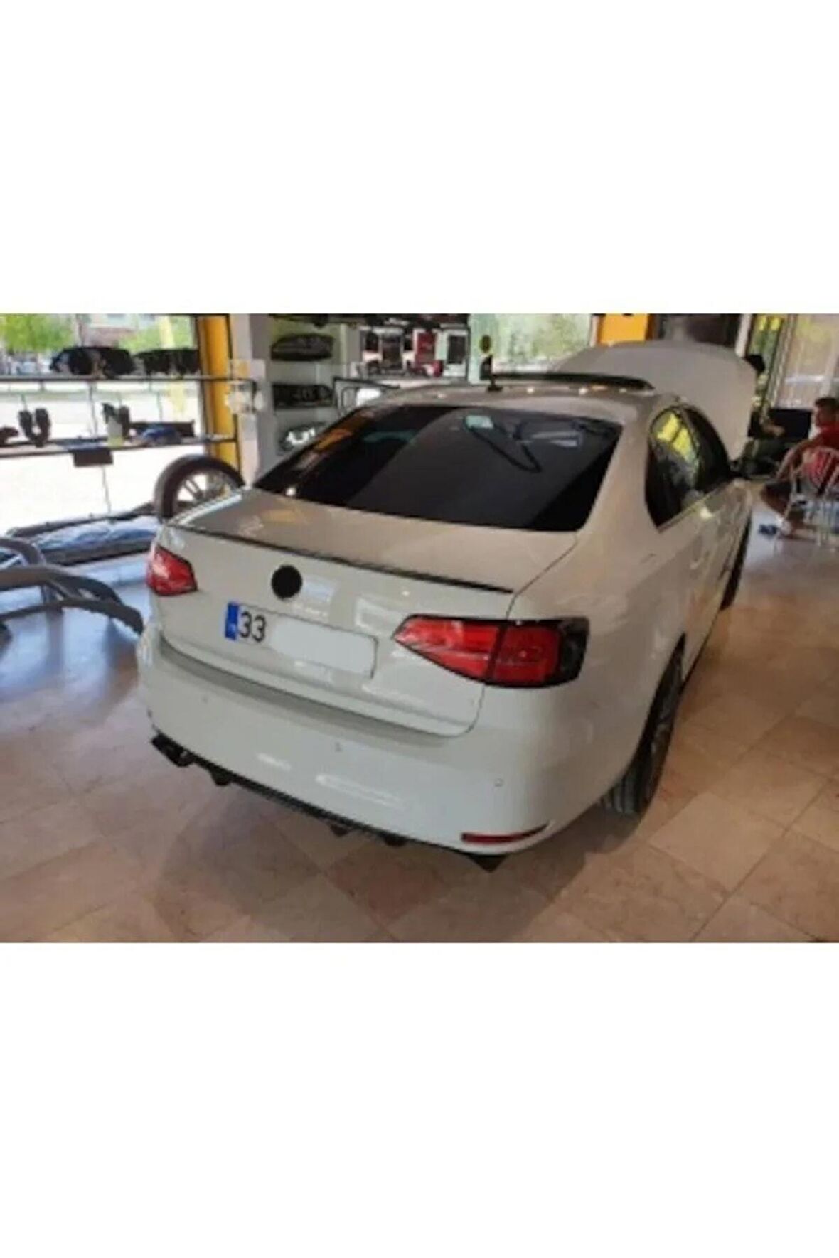 Volkswagen Jetta Uyumlu Bagaj Üstü Spoiler Piano Black