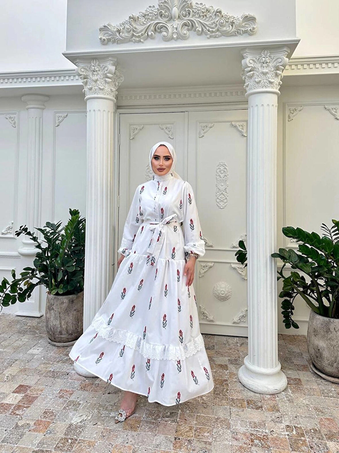 HAKİM  YAKA KUŞAKLİ ÇİÇEK DESENLİ PAMUKLU TERİKOTON ELBİSE - DANTEL  DETAYLİ