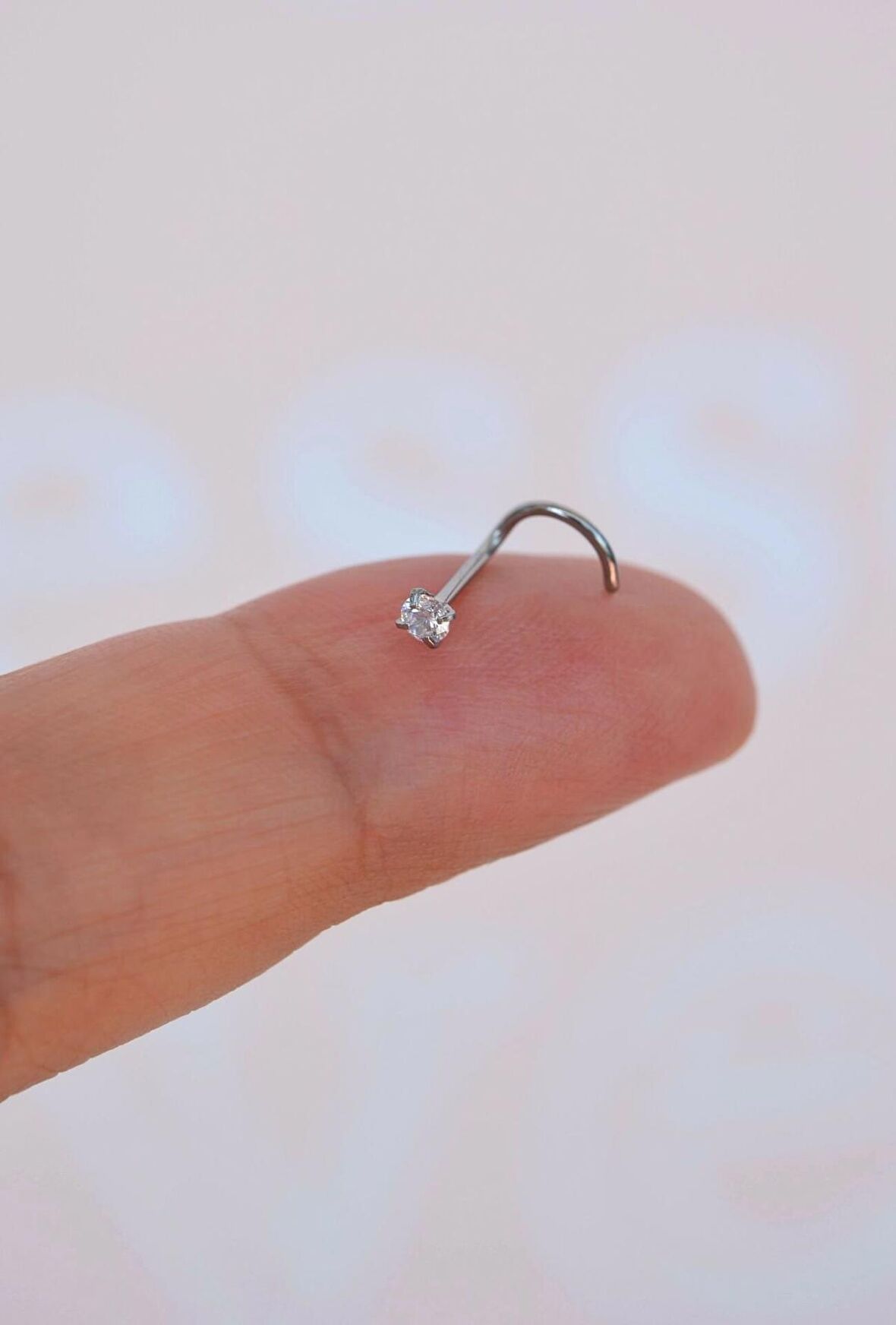 316 L Çelik 2.5 mm Tektaş Hızma Arkası Kıvrımlı Düşmeyen Burun Piercingi