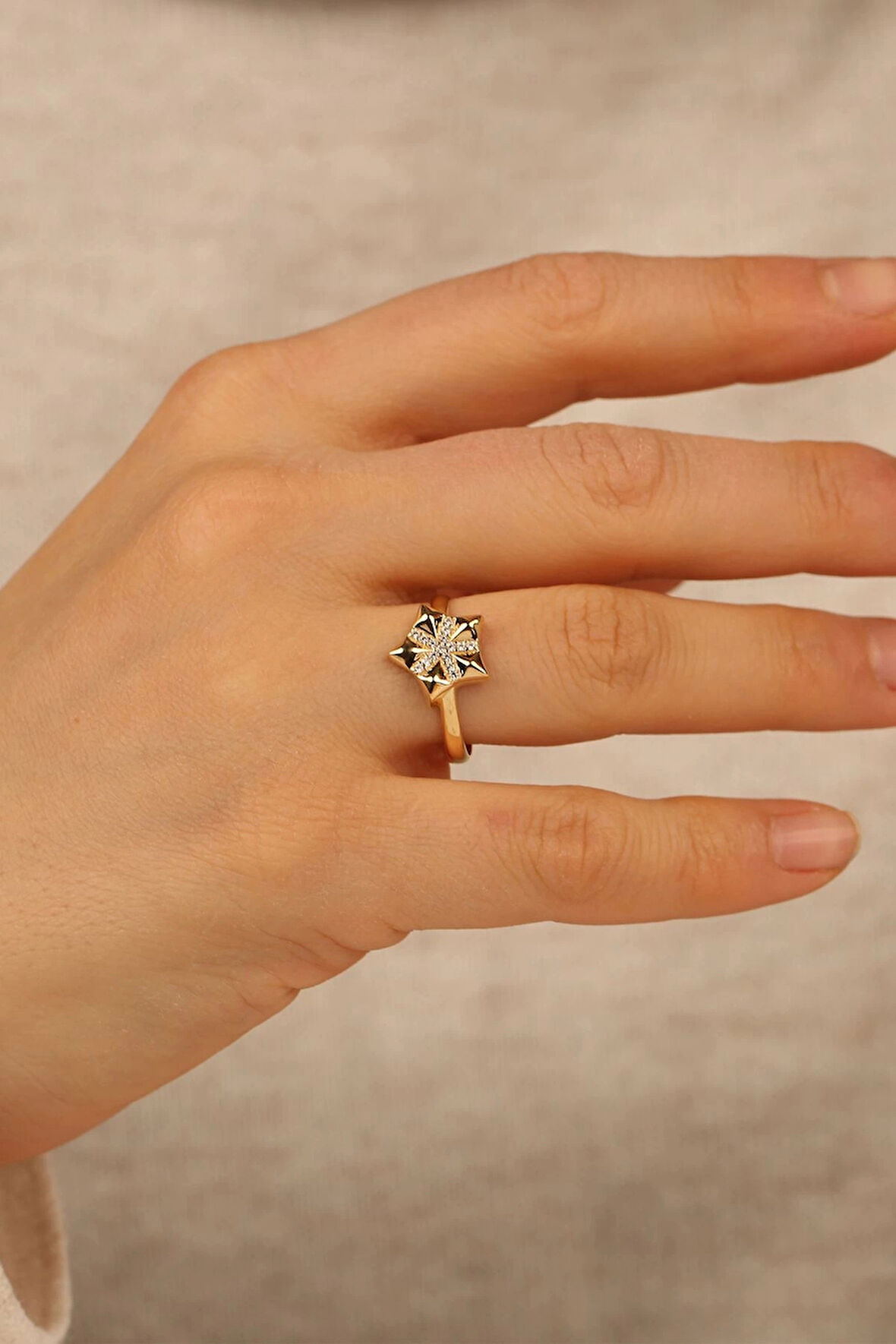 Yıldız Altın Yüzük