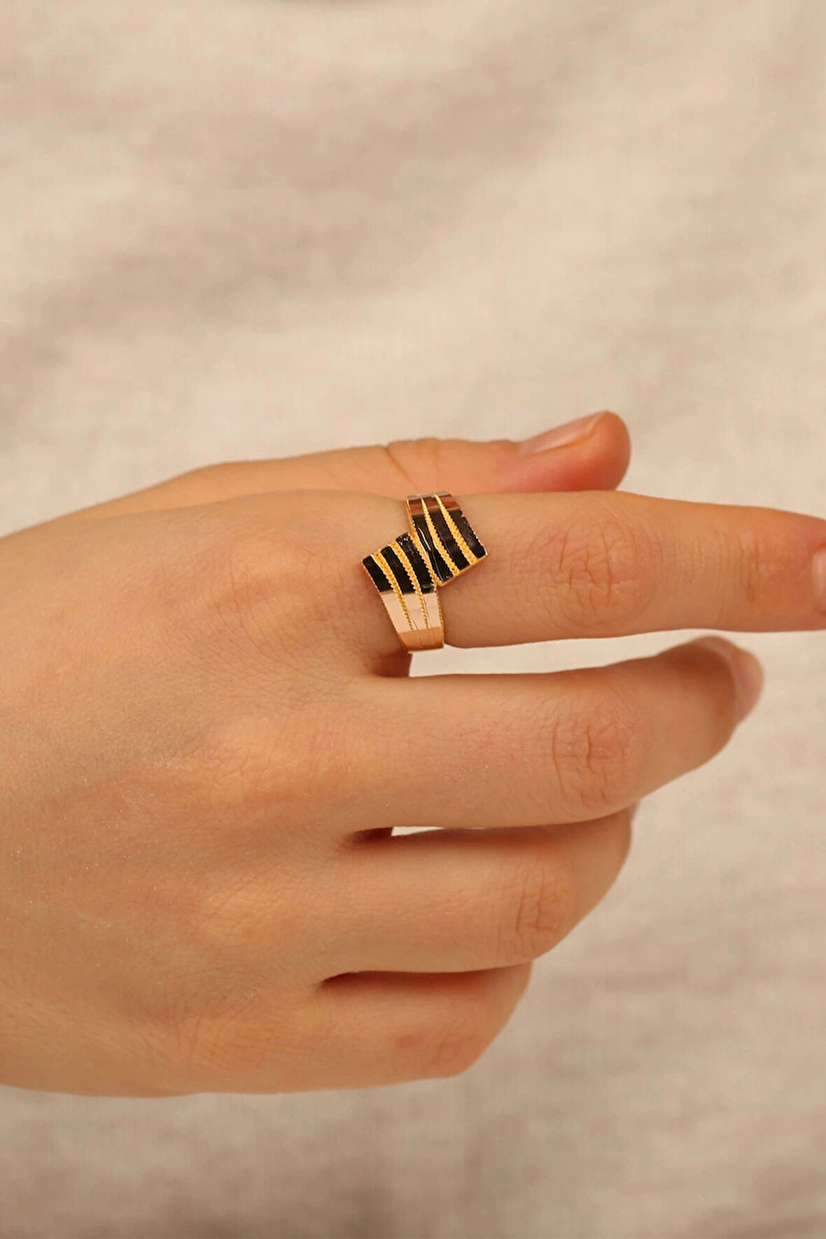 Ajda 3 Sıralı Altın Yüzük