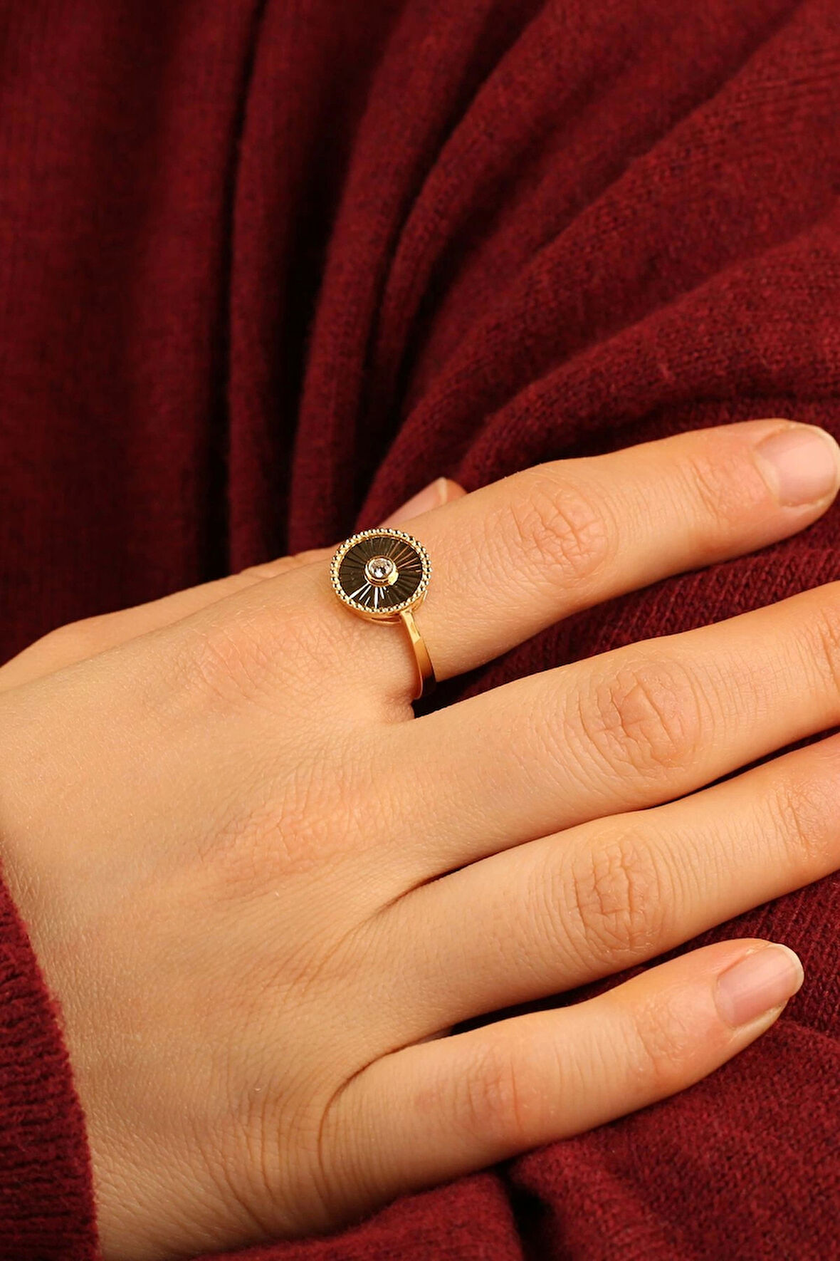 Kalemli Yuvarlak Altın Yüzük