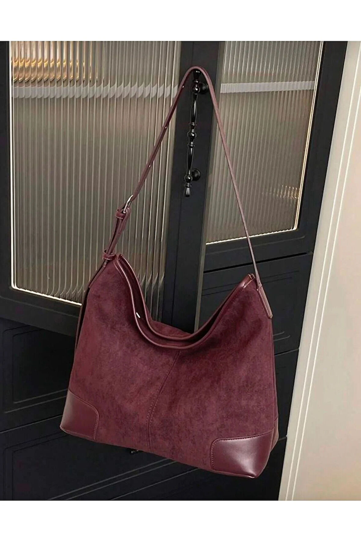 Büyük Kapasiteli Lüks Süet Deri Detaylı Omuz Çantası