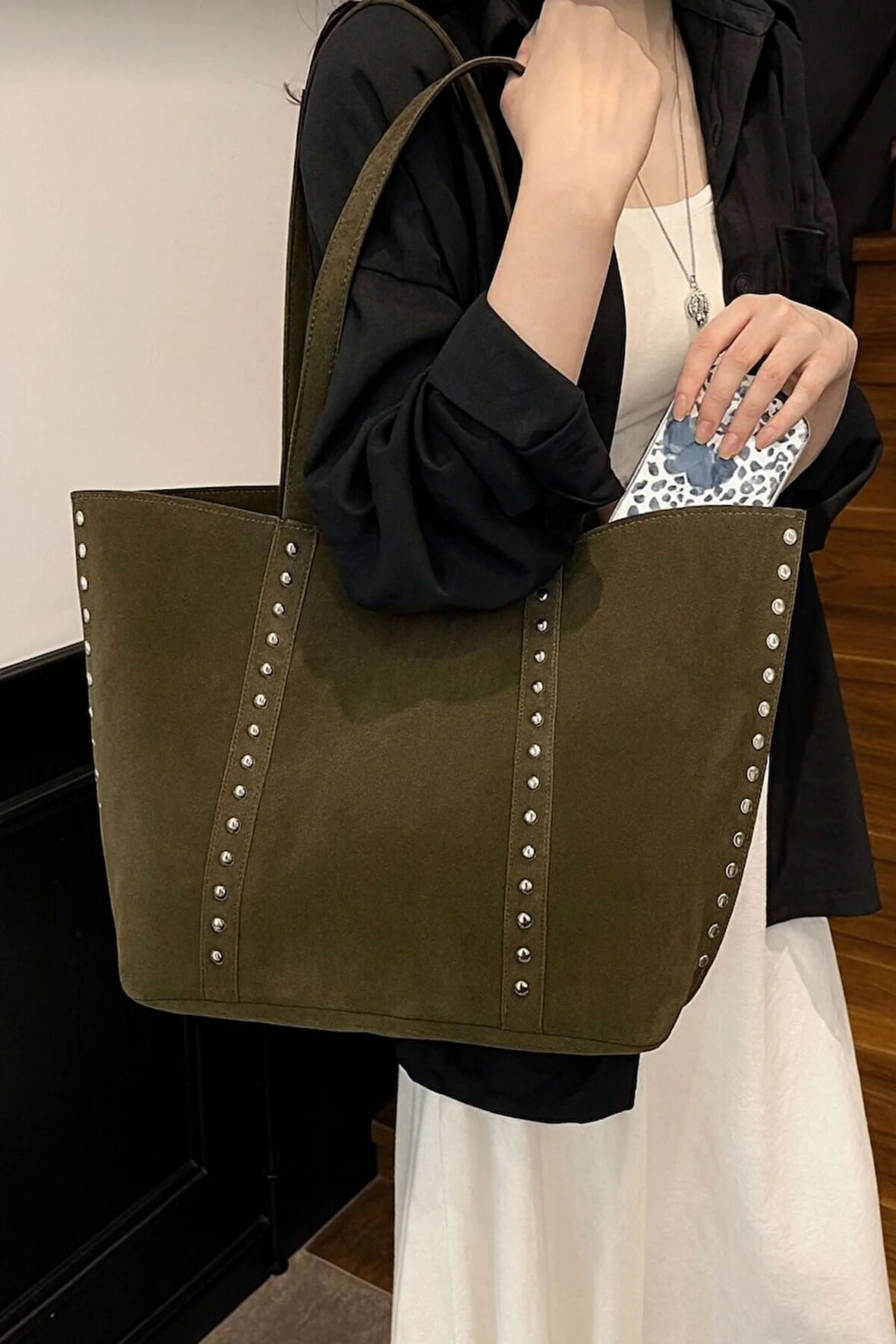 Elegance Suet Kadın Deri Görünümlü Taş Detaylı Büyük Boy Omuz Çantası