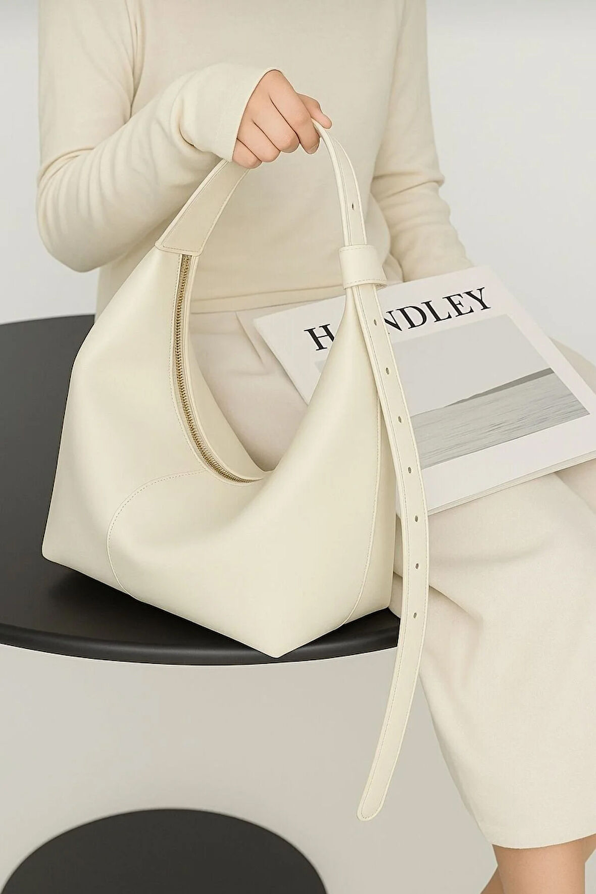 LÉONZA LÜKS OMUZ ÇANTASI