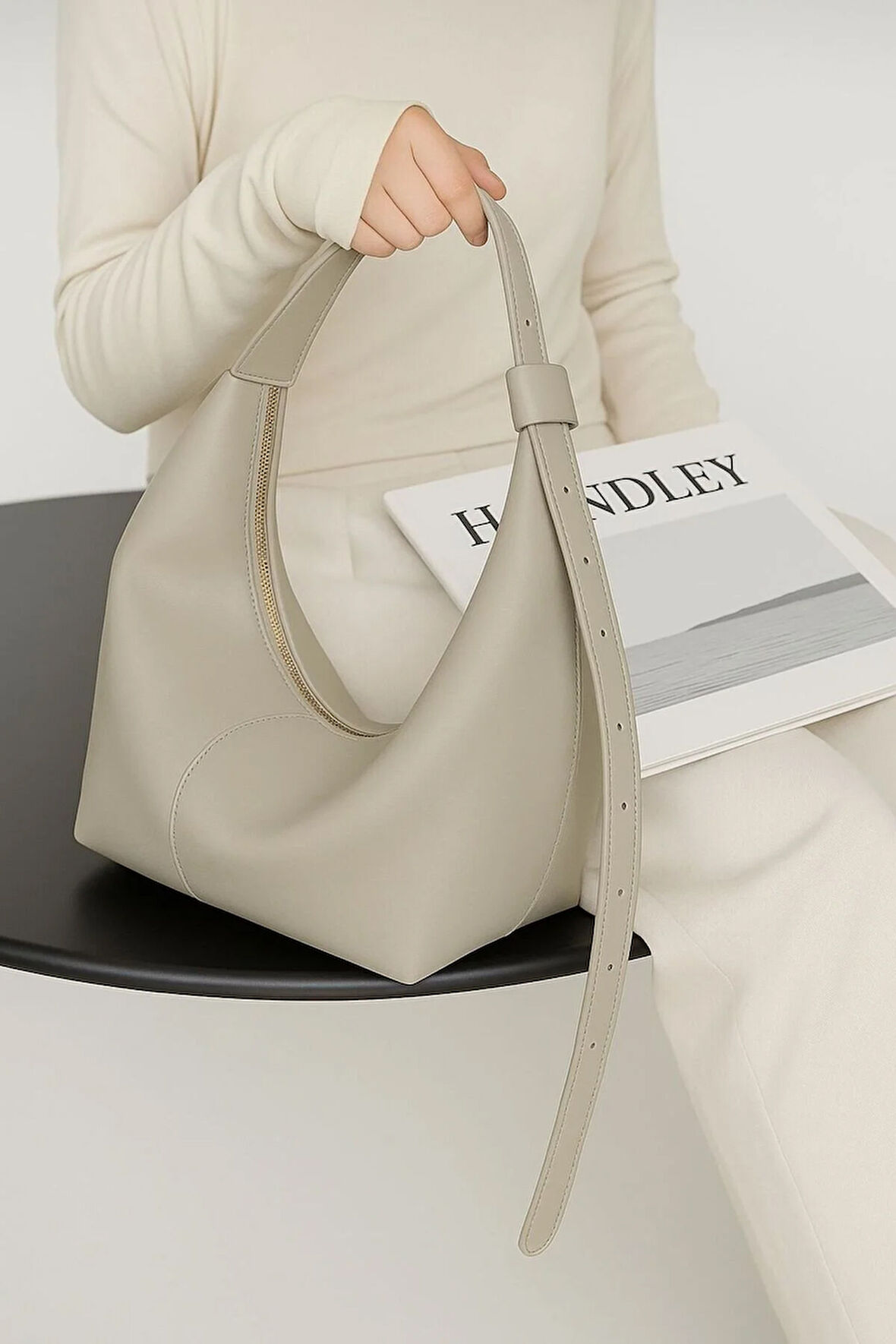 LÉONZA LÜKS OMUZ ÇANTASI