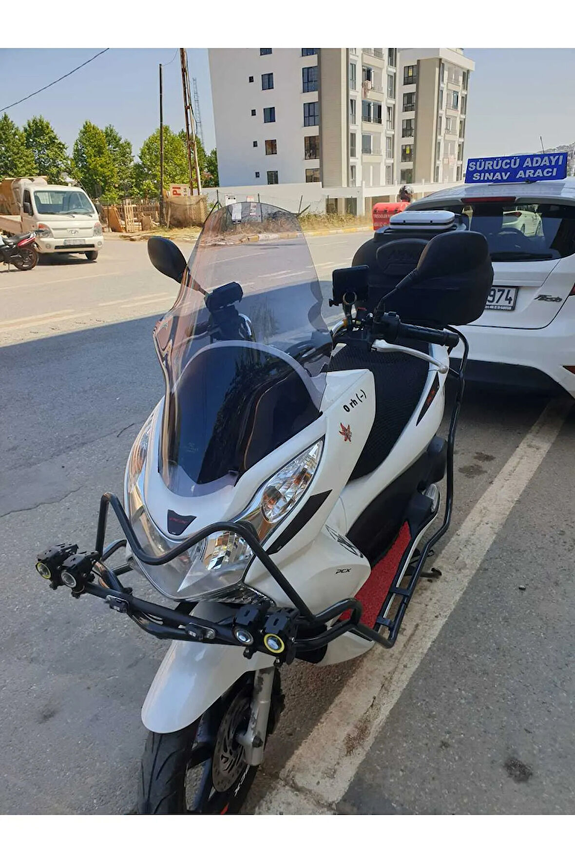 Honda Pcx Siperlik Ön Cam 2011 2013 Model 59cm Açıkfüme Renkli ORTA BOYLU CAM
