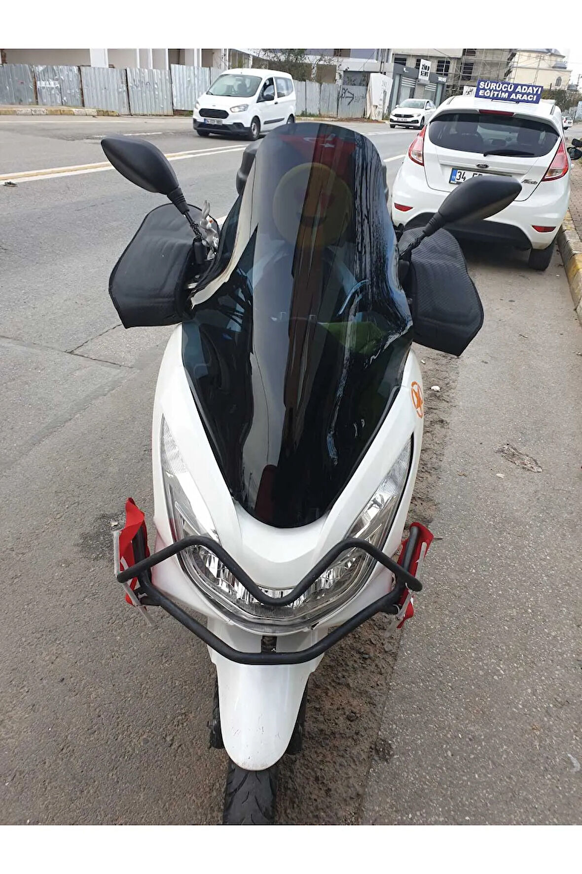 Honda Pcx Siperlik Ön Cam 2014 2017 Model 65cm Siyah Renkli 4mm ORTA BOYLU CAM