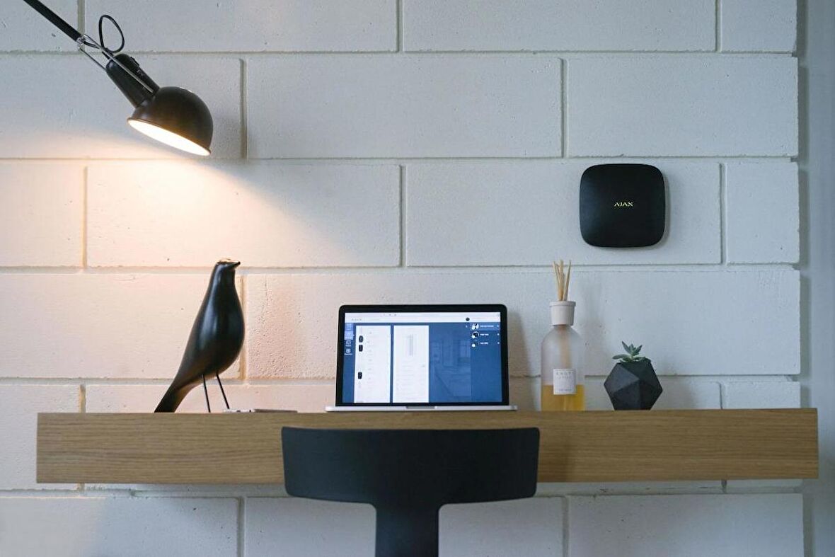 AJAX Hub Plus Kablosuz Alarm Paneli Ethernet ve Wifi Girişli Siyah