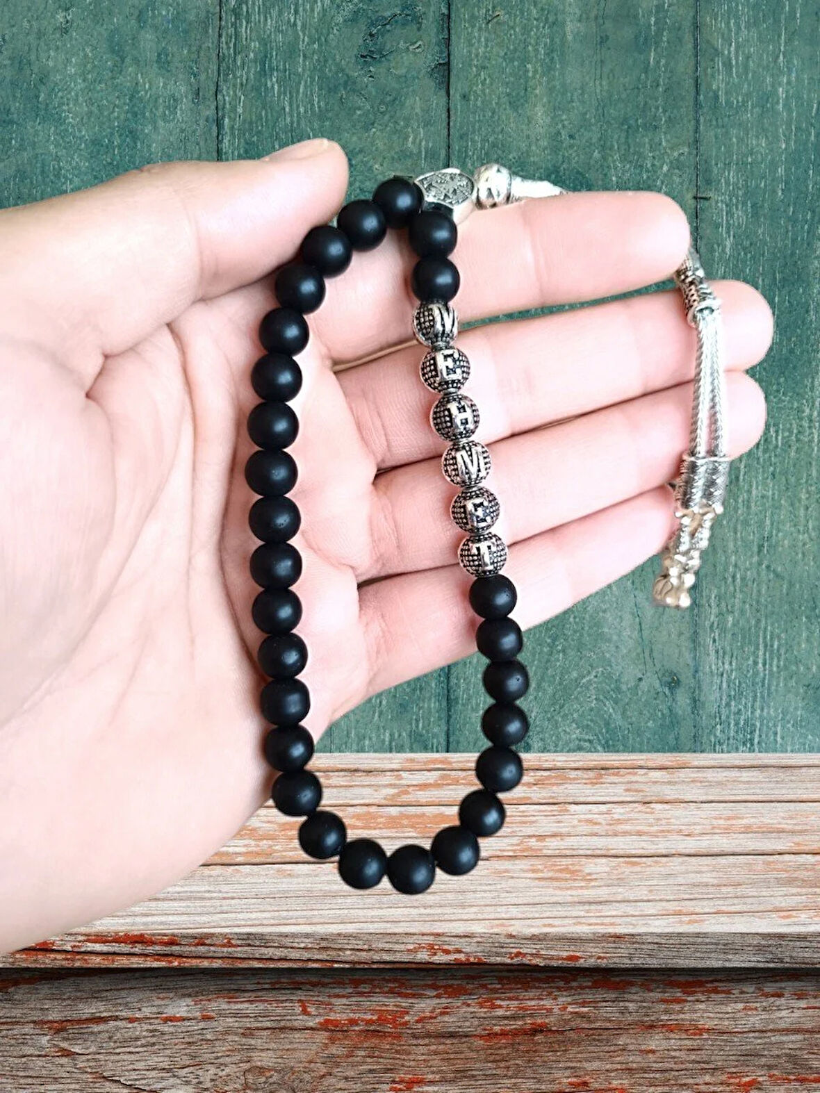MESUT İSMİNE ÖZEL TESBİH KİŞİSELLEŞTİRİLEBİLİR HEDİYE KÜRE KESİM MAT SİYAH TESPİH İ-848