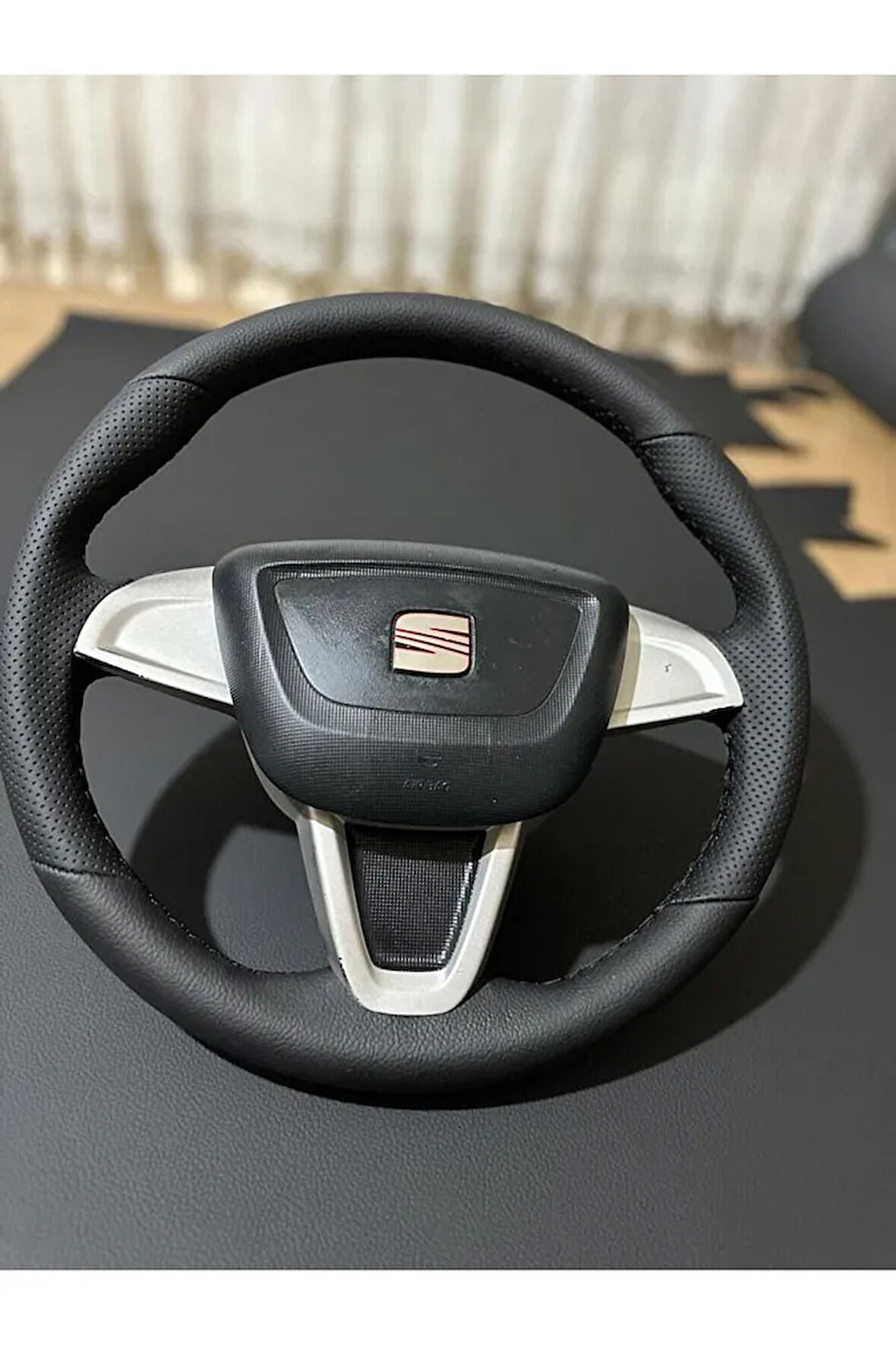 SEAT LEON 2103-2019 UYUMLU MK3 ARACA ÖZEL DİREKSİYON KILIFI