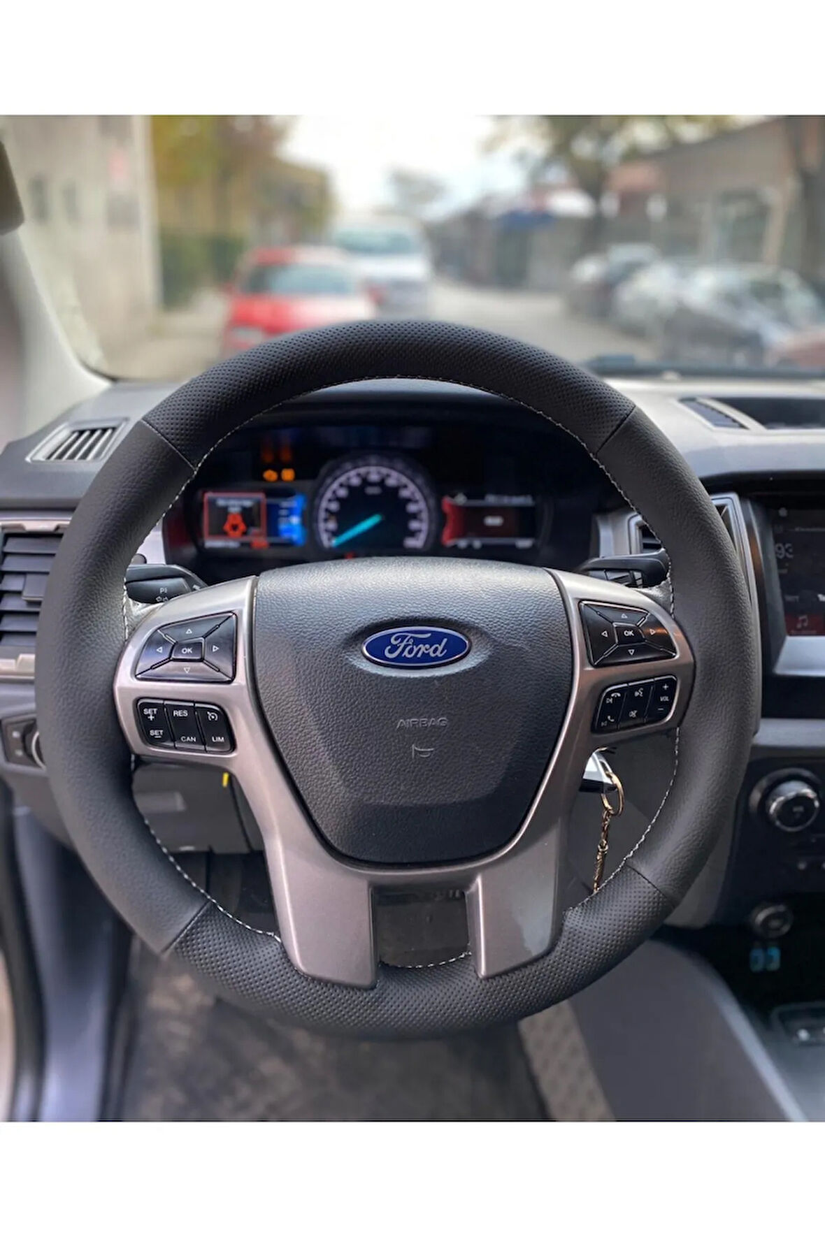 DİKİŞLİ DİREKSİYON KILIFI İTHAL SİYAH/NOKTALI GRİ DİKİŞLİ FORD RANGER
