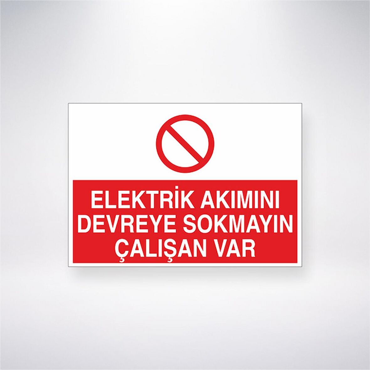 Elektrik Akımını Devreye Sokmayın Çalışan Var