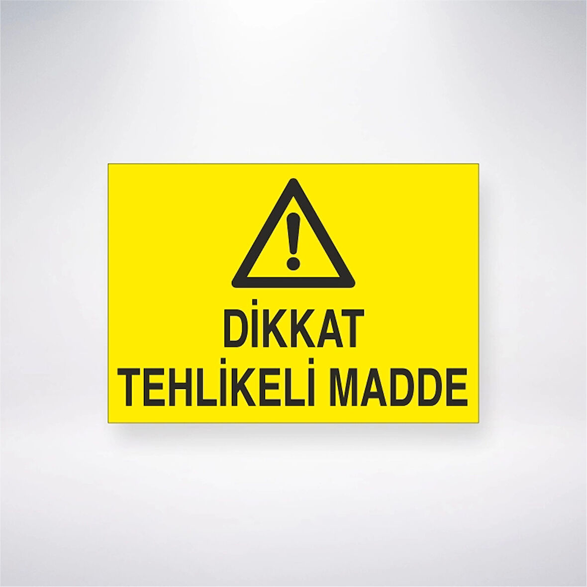 Dikkat Tehlikeli Madde Sticker 20X28 Cm
